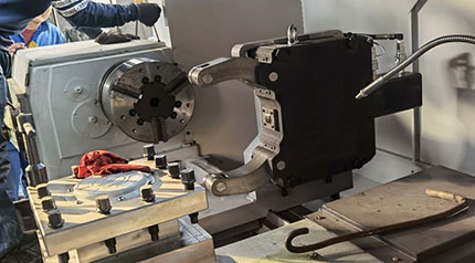 Hydraulic Center rest7