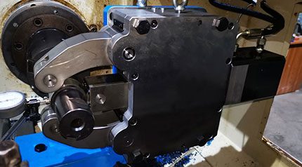 Hydraulic Center rest12